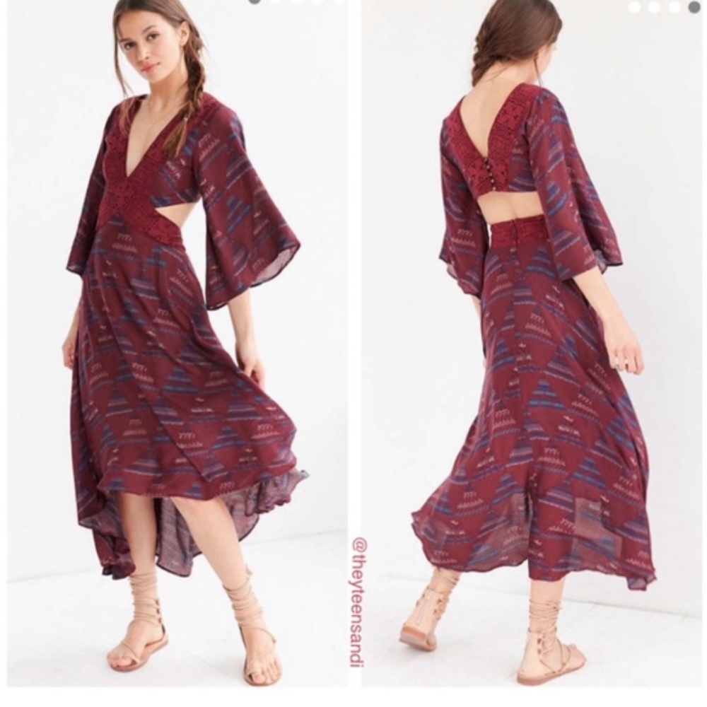 Ecote Printed 3/4 sleeves cutout maxi dress